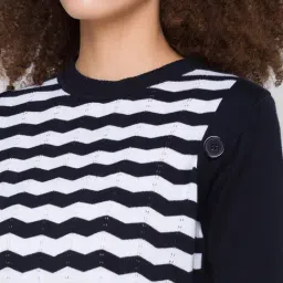 Globus Black & White Striped T-Shirt image 5