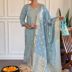 J.KANJI Women Ethnic Motifs Printed Kurta with Trousers & Dupatta image 3