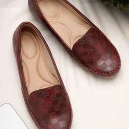 sneakers villa Women Textured Mojaris Flats-image-13