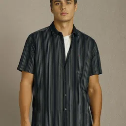 Louis Philippe Jeans Slim Fit Spread Collar Vertical Stripes Striped Pure Cotton Shirt-image-41