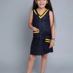 Pink Chick Girls V-Neck Sleeveless Cotton A-Line Dress With Matching Sling & Bow Clip-picture-54