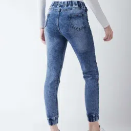 Miss Chase Blue Relaxed Fit Mid Rise Regular Length Denim Stretchable Jogger Pants image 4