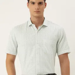 Peter England Green  Regular Fit Checks Shirt-image-62