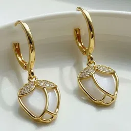 DressBerry Geometric Drop Earrings image 2