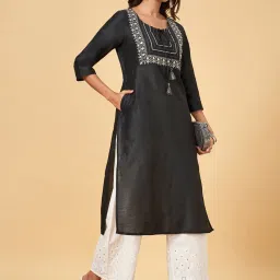 YU by Pantaloons Black Embroidered Straight Kurta image 4