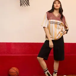 The Souled Store Disney Pizza Planet Oversized T-Shirt image 3