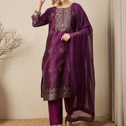 VredeVogel Women Ethnic Motifs Printed Regular Thread Work Kurta with Trousers & Dupatta-picture-30