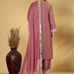 House of Pataudi Yoke Design Zari Straight Kurta With Trouser & Dupatta image 3
