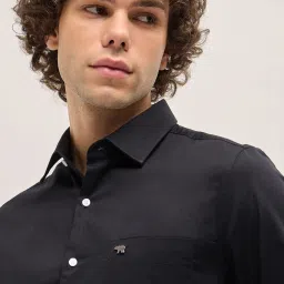 The Bear House Black Cotton Tailored Fit Solid Formal Shirt image 4