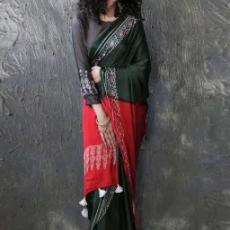 Chidiyaa Green & Red Block Printed Modal Silk Saree-picture-23