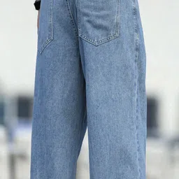 MASTERLY WEFT Men Straight Fit Mid-Rise Light Fade Stretchable Jeans image 5