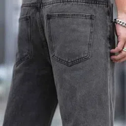 LINARIA Men Classic Mid-Rise Light Fade Stretchable Jeans image 3