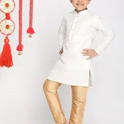 VASTRAMAY Kids White & Rose Gold Textured Pattern Kurta Set-picture-12