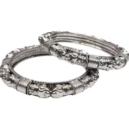 OOMPH Silver Oxidised Elephant Design Round Bangle image 4