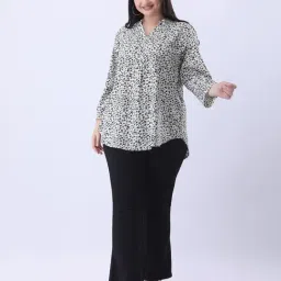 Qurvii Black Floral Regular Fit Shirt image 4