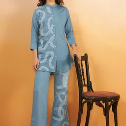 Kaftanize Thread Work Embroidered Mandarin Collar Viscose Silk Co-Ords Set image 5