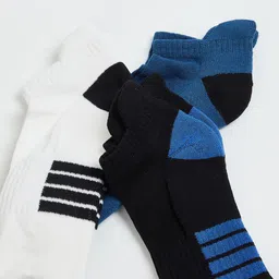 max Men Pack Of 3 Ankle Length Socks image 3