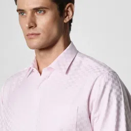 Van Heusen Pink Regular Fit Checks Shirt image 4