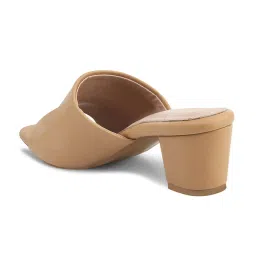 Clog London Women's Beige Casual Sandals image 4
