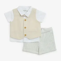 HOP Baby by Westside Beige Cotton Waistcoat, Shirt, Shorts and Bow Set-picture-14