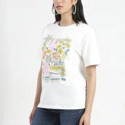 MADAME White Graphic T-Shirt image 4