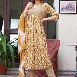 RAINDROP Women Printed Straight Kurta Set-picture-4