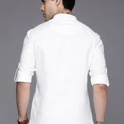 Manyavar Men White Solid Short Kurta image 4