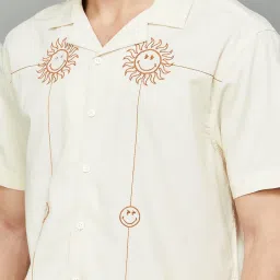 Smileyworld Off White Regular Fit Printed Shirt image 4