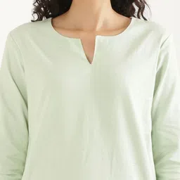 SAADAA Women Embroidered Thread Work Kurta image 3