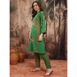 Sangria Floral Printed Regular Kurta With Trousers image 5