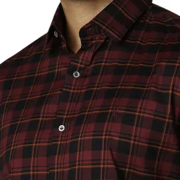 Van Heusen Maroon Slim Fit Checks Shirt image 4