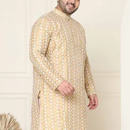 SOJANYA PLUS Men Floral Embroidered Kurta image 3