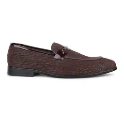 ATESBER by Inc.5 Men Textured Leather Loafers image 3
