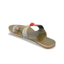 House of Pataudi Women Leather One Toe Kolhapuri Flats image 3