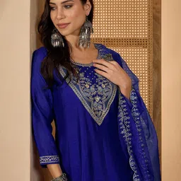 Sangria Floral Yoke Design Zari & Sequinned A-Line Kurta With Trousers & Dupatta image 3