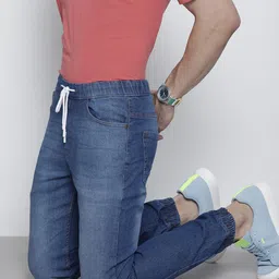 The Indian Garage Co Men Blue Light Fade Stretchable Jogger Jeans-picture-31