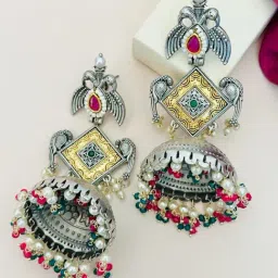 Abdesigns Silver Minimal Dangler Earrings image 3