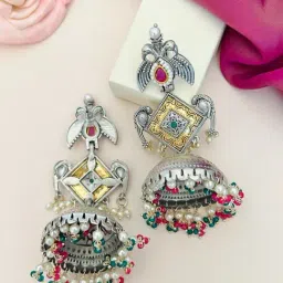 Abdesigns Silver Minimal Dangler Earrings image 5