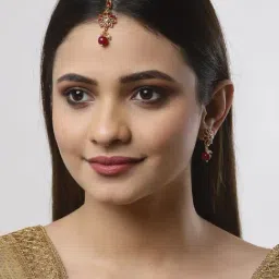 Zeneme Red Gold Plated Kundan Studded Maang Tikka & Earring Set image 2