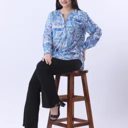 Qurvii Blue Geometric Regular Fit Top-picture-23