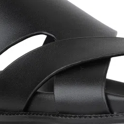 Atesber by Inc.5 Men's Black Toe Ring Sandals image 5