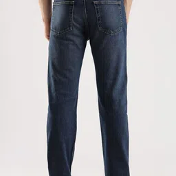 Calvin Klein Jeans Men Regular Fit Mid-Rise Light Fade Jeans image 3