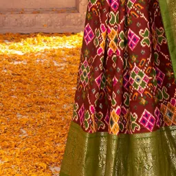 Saree Mall Purple & Green Silk Printed Saree With Unstitched Blouse image 5