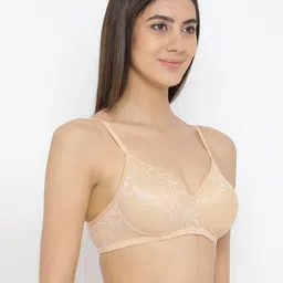 Clovia Lace Padded Non-Wired Bra image 5