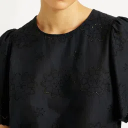 Levi's Women's Floral Black Round Neck Top image 5