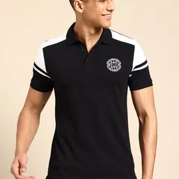 United Colors of Benetton Contrasting Sleeves Polo Collar T-shirt with Brand Logo Detail-picture-16