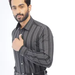 JadeBlue Black Cotton Regular Fit Striped Shirt image 2