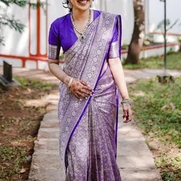 CANIZZARO Woven Design Zari Silk Blend Handloom Banarasi Saree image 3