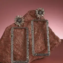 Sohi women's maxi daisy geometric drop earrings gold-picture-19