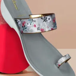 Paragon Women's Grey Toe Ring Sandals-picture-37